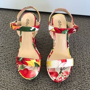 Floral wedges
